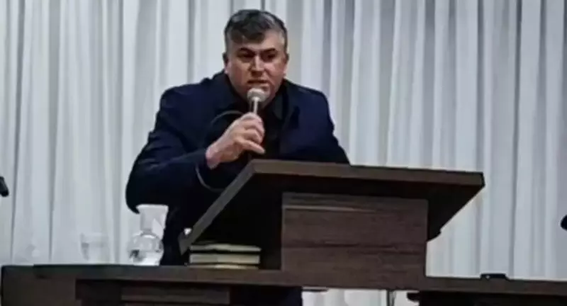 Pastor morre durante culto transmitido ao vivo em Santa Catarina: veja o vídeo chocante