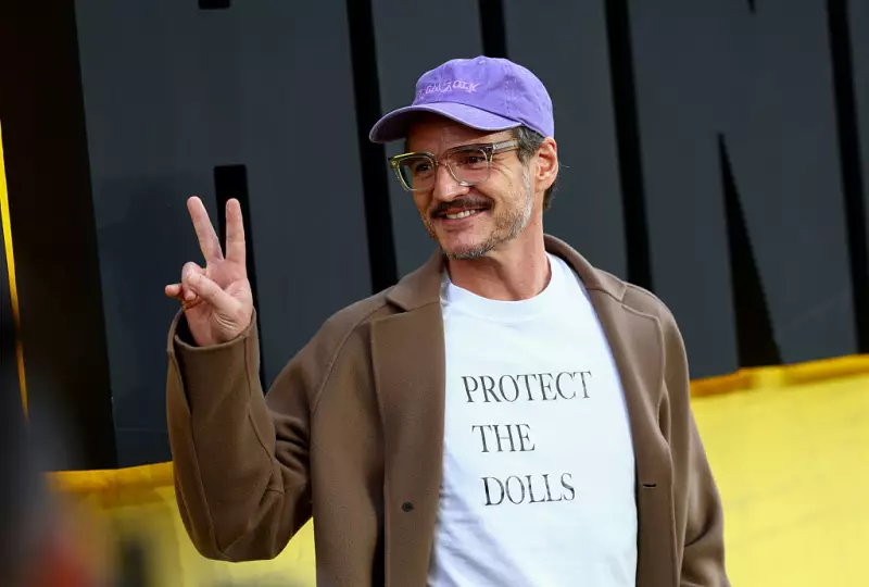 Pedro Pascal se revolta com J.K. Rowling: 'Valentões me dão nojo'