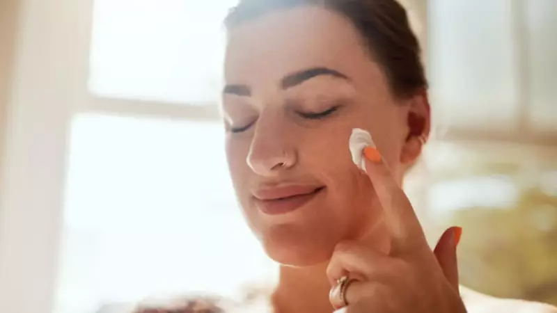 Pele ressecada no inverno? Descubra os cuidados essenciais para mantê-la hidratada!