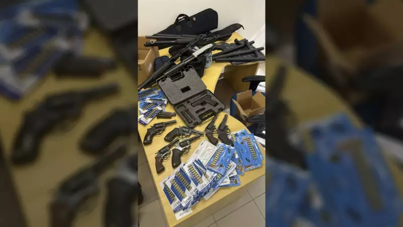 PF apreende arsenal de empresa de segurança privada no Paraná: armas, munições e equipamentos ilegais