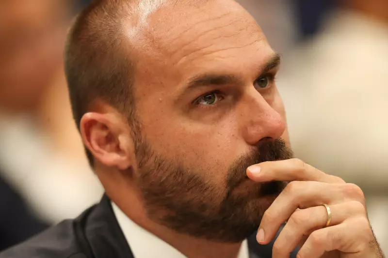 PF não encontra Eduardo Bolsonaro para notificar sobre inquérito: entenda o caso