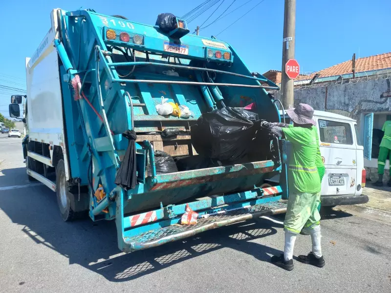 Pindamonhangaba contrata empresa emergencial para coleta de lixo: funcionários serão mantidos