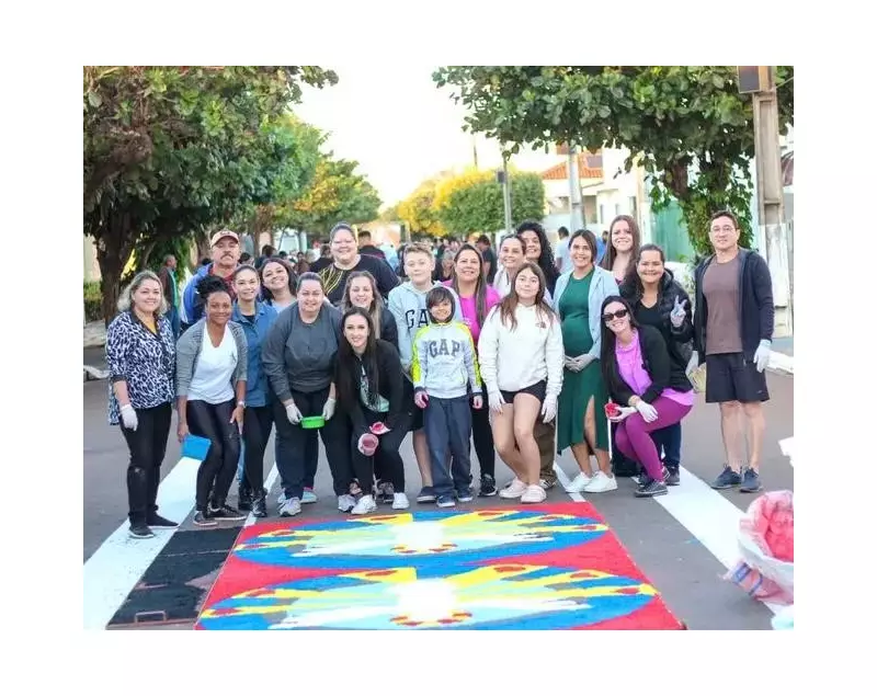 Piquerobi celebra Corpus Christi com tradição e mais de 400 voluntários | Veja fotos