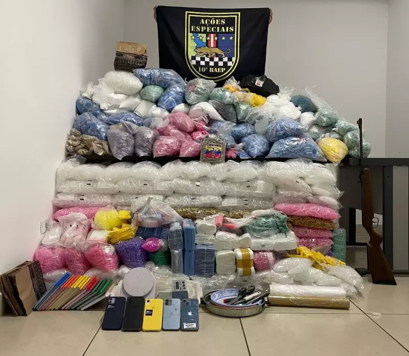 PM desmantela centro de distribuição de drogas em Sumaré e prende grupo após tentativa de suborno com arma e carro