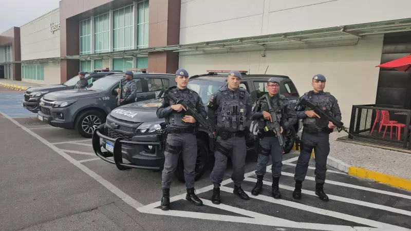 PM realiza simulação de assalto em shopping de Suzano para treinamento de segurança
