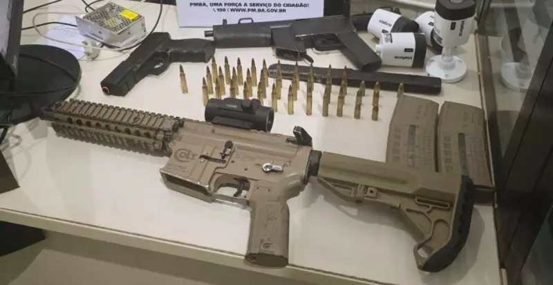 Polícia apreende armas e câmeras clandestinas em operação em Lauro de Freitas