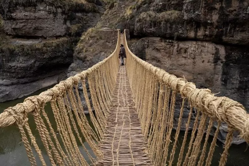 Ponte suspensa inca: tradição de 500 anos é mantida viva no Peru