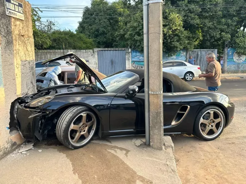 Porsche fica destruída após acidente em Divinópolis: veja o que aconteceu