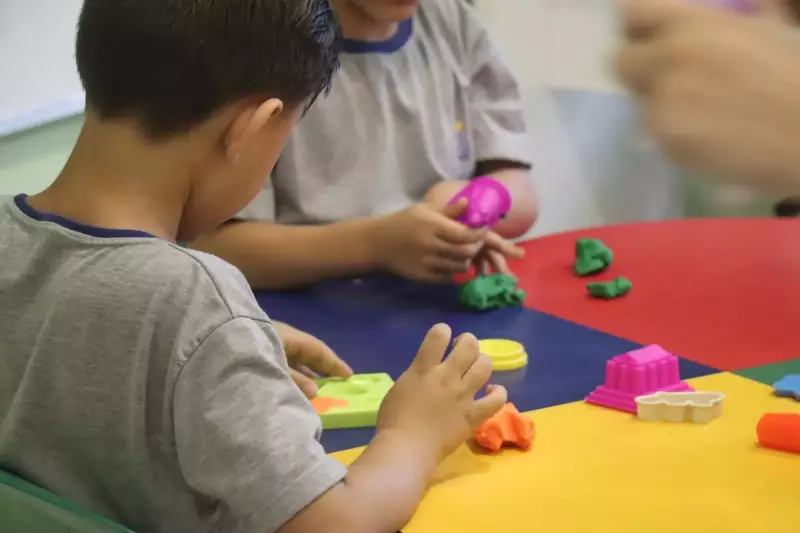 Prefeitura de Palhoça é multada por falhas em vagas de creche e busca ativa de crianças