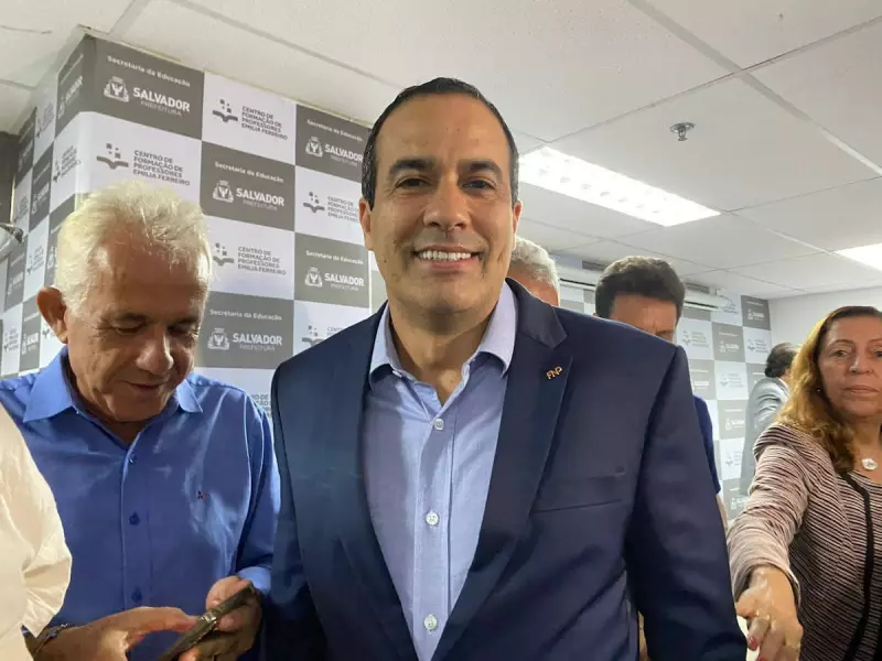 Prefeitura de Salvador entrega mais de 2 mil títulos de propriedade pelo programa Casa Legal