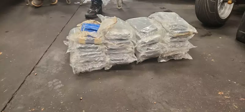PRF apreende 21 tabletes de cocaína escondidos em tanque de caminhonete na BR-135 no Maranhão