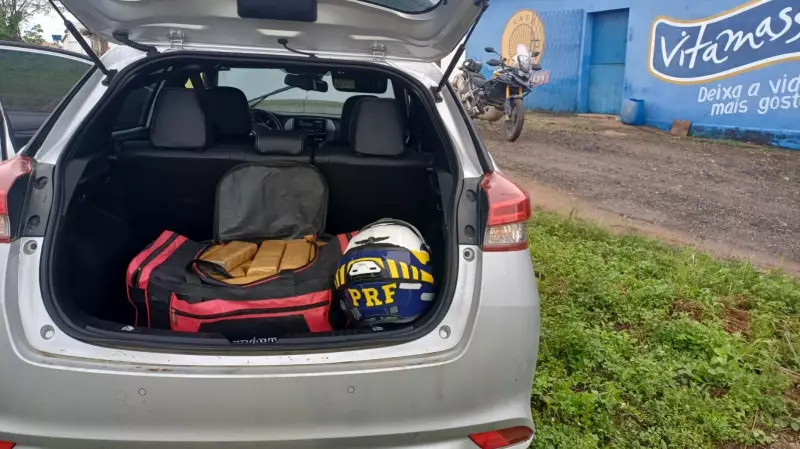 PRF apreende 30 kg de drogas em carro roubado após perseguição no Agreste da Paraíba