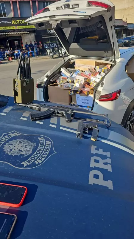 PRF apreende carga de cigarros roubada em Duque de Caxias — veja detalhes