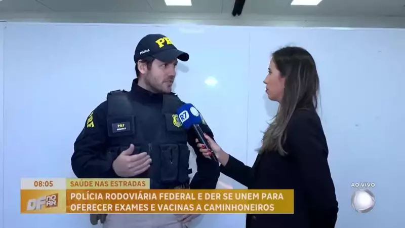 PRF e DER realizam ação de saúde para caminhoneiros na BR-060 em Brasília