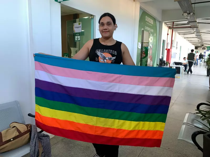 Professora trans do Acre celebra retificação de certidão: "Um nome que não me representa mais"