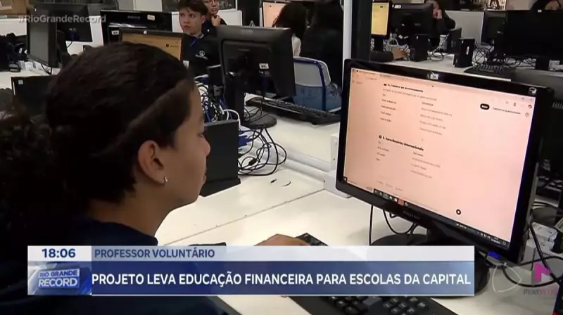Projeto voluntário usa inteligência artificial para ensinar educação financeira a jovens em Porto Alegre