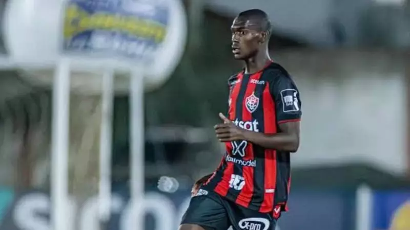 Promessa do Vitória acerta com clube da Série B: veja os detalhes da negociação