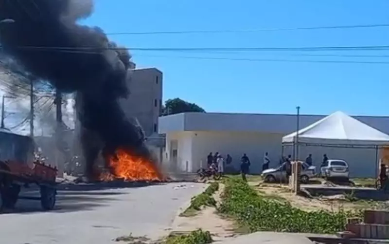 Protesto durante reintegração de posse em Aracaju: Moradores resistem à ação judicial