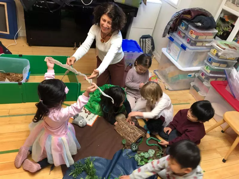 Prudentina é homenageada na Califórnia por 20 anos dedicados à educação artística infantil