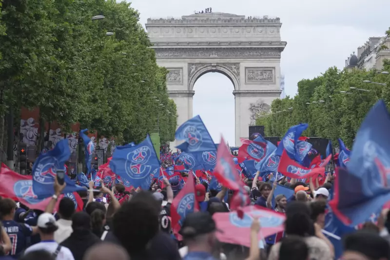 PSG celebra título da Champions com festa em Paris após noite violenta