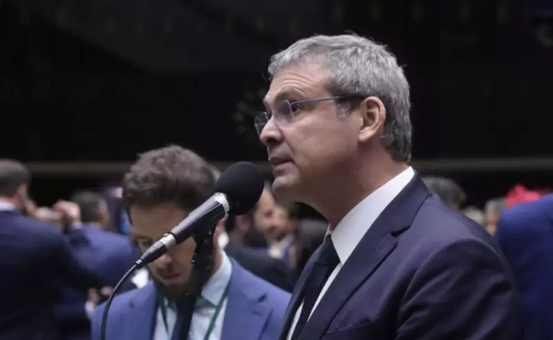 PT pode apresentar alternativa ao IOF ainda nesta semana, revela líder partidário