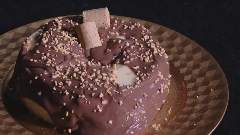 Pudim com Paçoca e Cobertura de Brigadeiro: A Sobremesa Perfeita para Sua Festa Junina