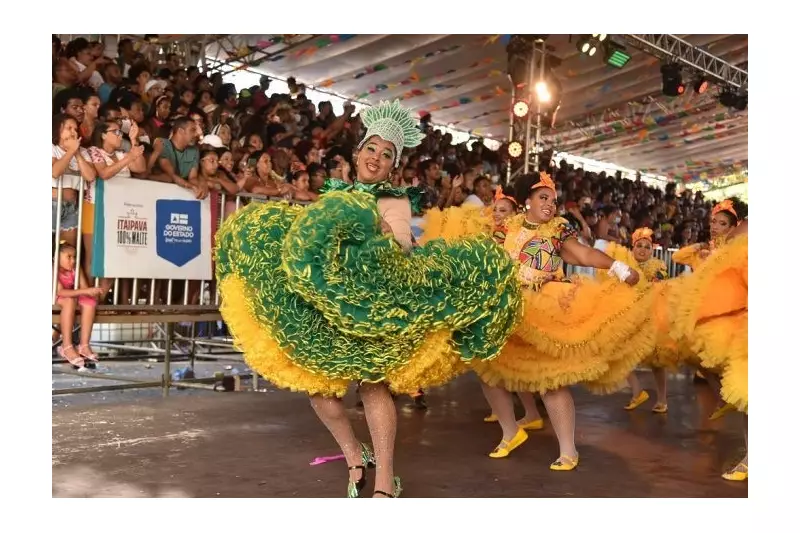 Quadrilhas Juninas transformam Salvador em palco de competição cultural vibrante