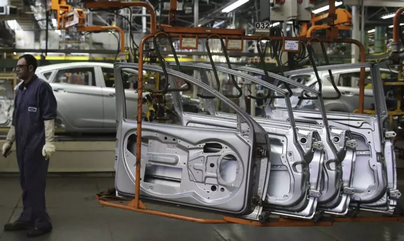 Queda na produção industrial: IBGE aponta recuo em nove dos 15 locais pesquisados