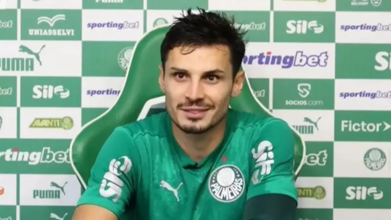 Raphael Veiga celebra 350 jogos pelo Palmeiras: "Time do meu coração"