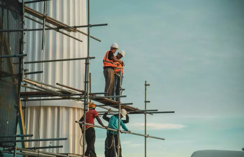 Reajuste salarial da construção civil em 2025: saiba como fica o novo piso