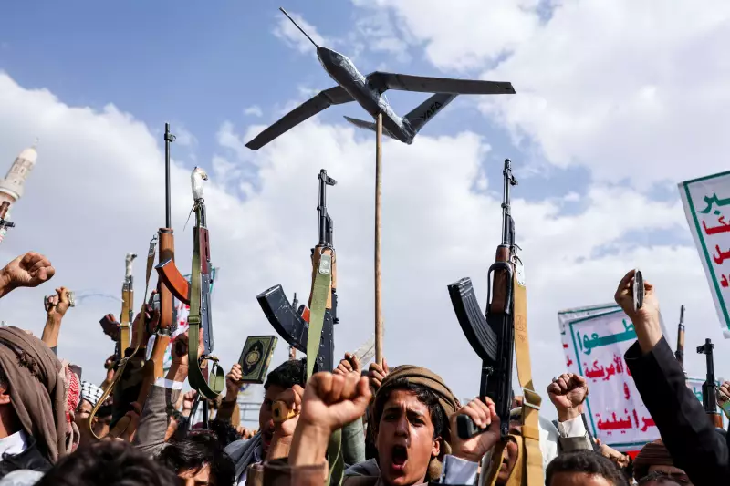 Rebeldes Houthis do Iêmen lançam míssil contra Israel: tensão no Oriente Médio