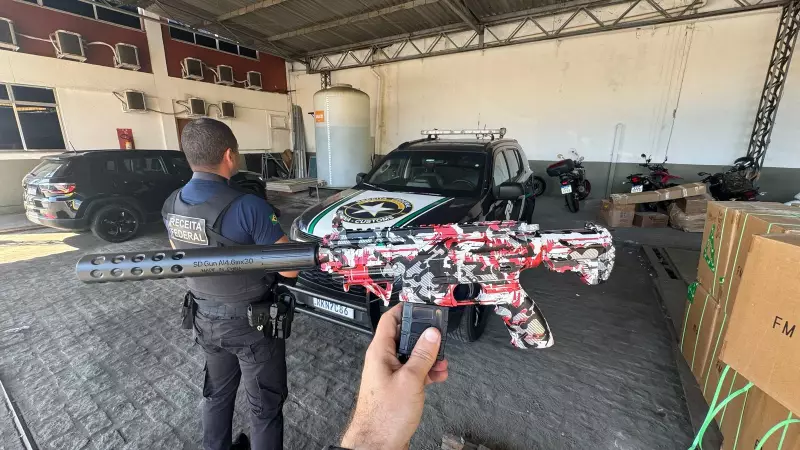 Receita Federal apreende armas de gel em transporte suspeito no Rio de Janeiro