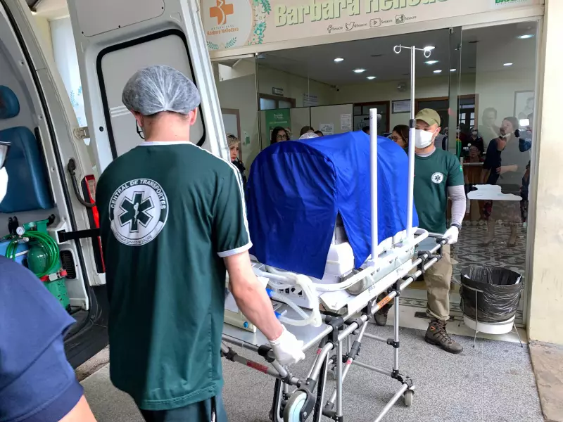 Recém-nascida é transferida para MG após complicações em banho na maternidade no Acre