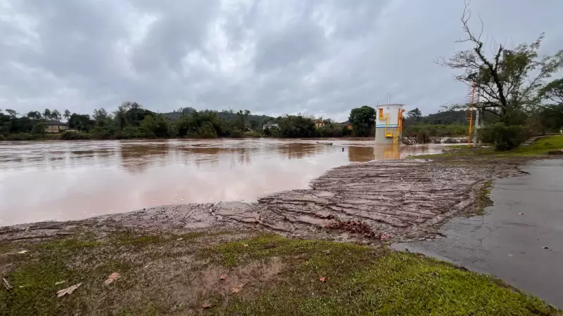 Rio Cai atinge cota de inundação no RS: confira a situação das chuvas no estado