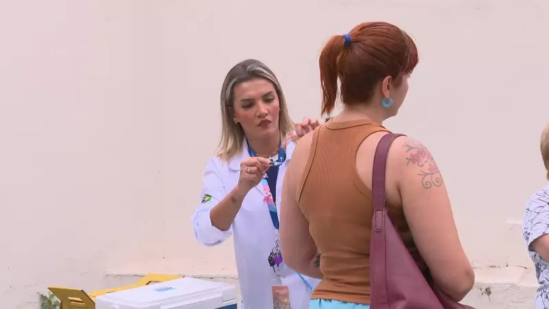 Rio de Janeiro inicia vacinação contra nova variante da COVID para idosos: saiba como se proteger