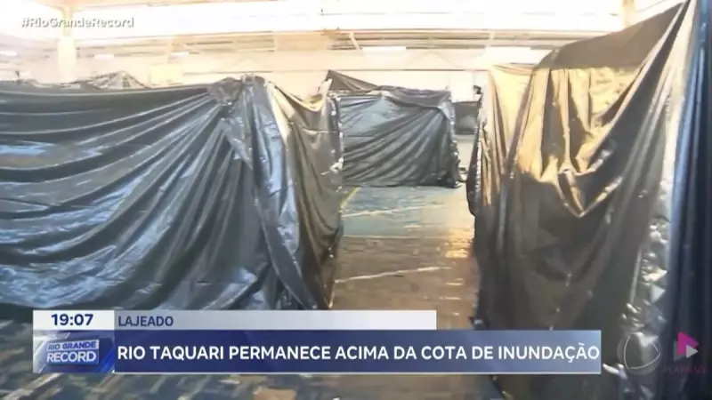 Rio Taquari começa a baixar em Lajeado, mas famílias ainda não podem voltar para casa