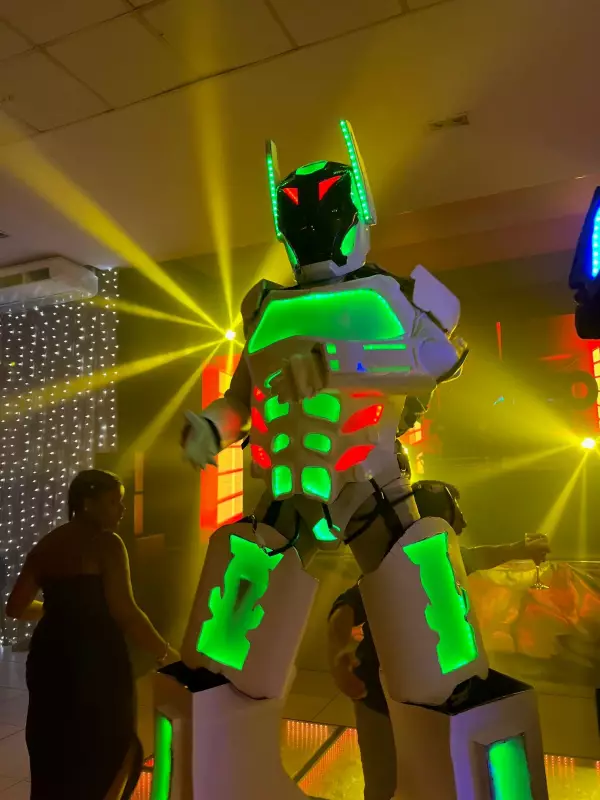 Robozão de LED: Como a Inovação está Transformando os Melhores Eventos