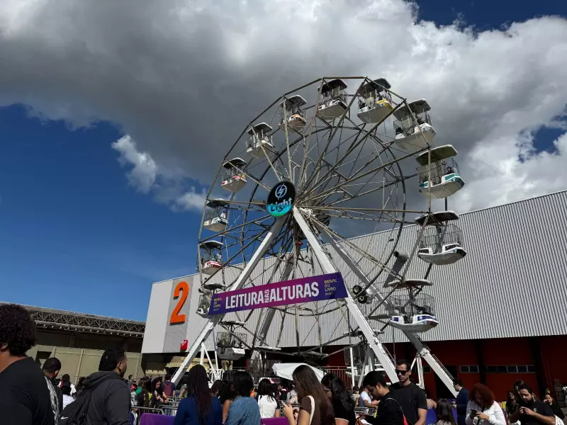 Roda-gigante da Bienal do Livro: uma viagem literária no Rio de Janeiro