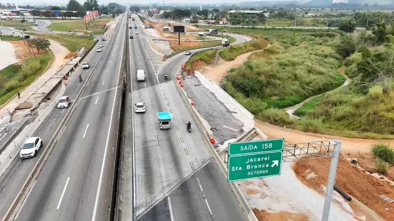 Rodovia Presidente Dutra em Jacareí tem bloqueio para obras: veja desvios e horários