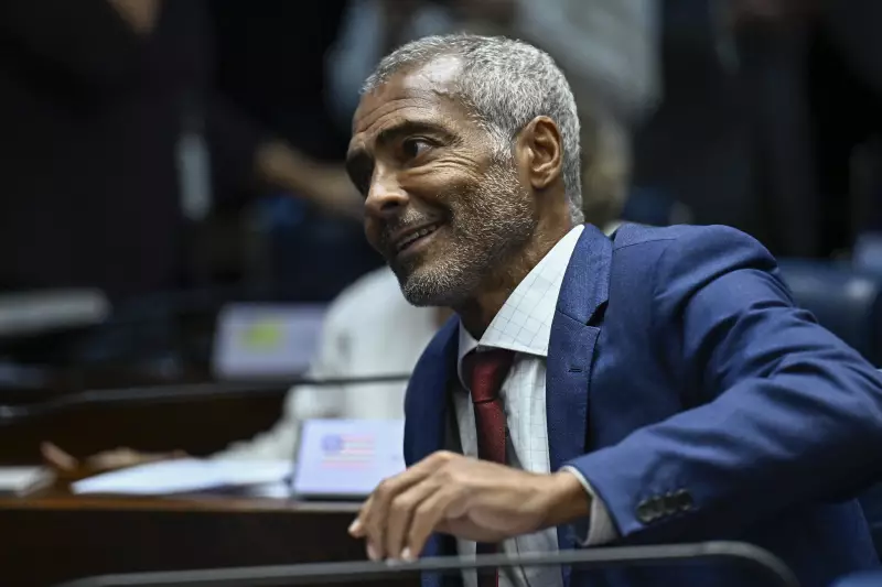 Romário celebra vitória no Congresso: veto a pensão para vítimas do zika é derrubado