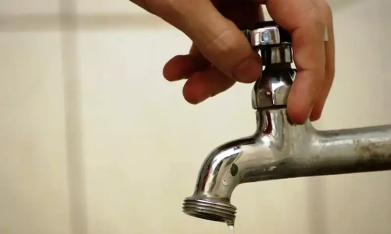 Rompimento de adutora ameaça abastecimento de água em 36 bairros de Jacareí — saiba detalhes