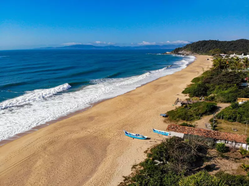 Santa Catarina lidera ranking de praias e marinas com Bandeira Azul no Brasil em 2025