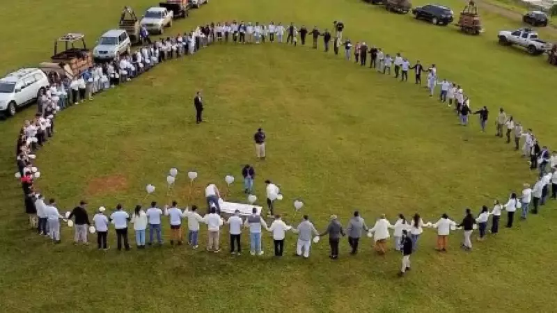Santa Catarina: Moradores prestam homenagem emocionante às vítimas de queda de balão
