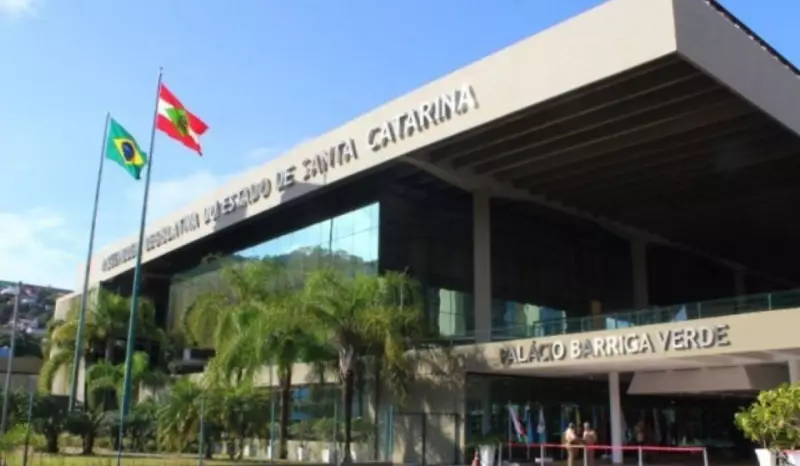 Santa Catarina proíbe músicas que fazem apologia ao crime: entenda a nova lei