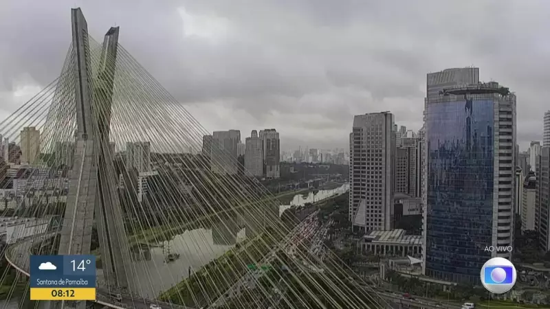 São Paulo bate recorde de congestionamento em 2025: 777 km de lentidão pela manhã
