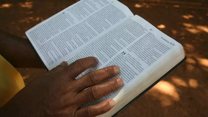 Sem religião no Brasil: fé em Deus, mas sem vínculo com igrejas - Entenda o perfil