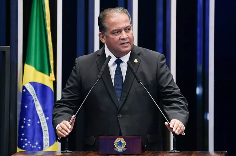 Senador bolsonarista recebe apoio de Lula e vota a favor do governo em projetos-chave