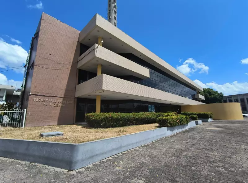 Servidora pública é condenada por causar prejuízo de R$ 2,5 milhões ao dar baixa de IPVAs sem pagamento em Roraima