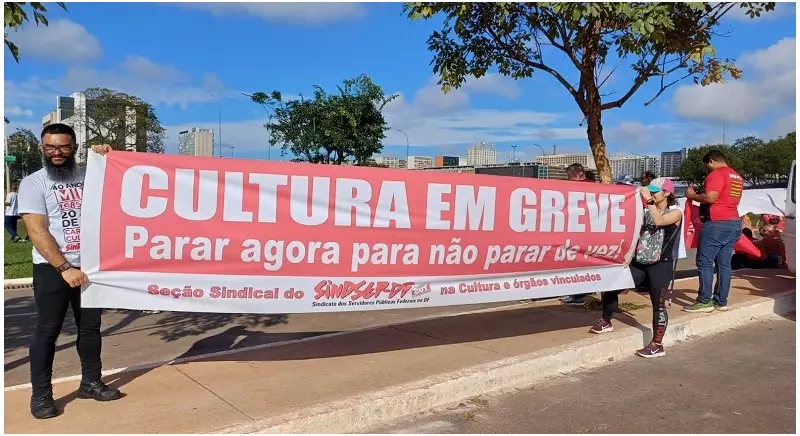 Servidores do Ministério da Cultura encerram greve após pressão do governo