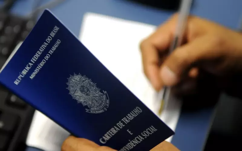 Sine oferece mais de 2 mil vagas de emprego em Fortaleza: confira as oportunidades!